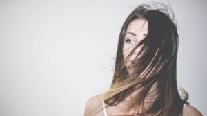 Moda wydobyta z natury: Inspiracje związane z światem roślin i zwierząt