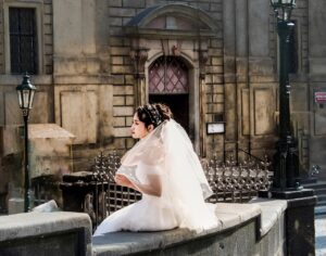 Sztuka tworzenia harmonijnych kolorystycznie outfitów