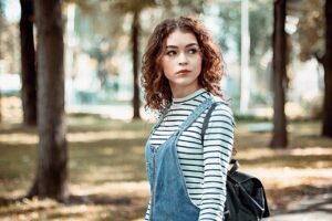 Jak nosić rurki – klasyczne spodnie w nowoczesnym wydaniu?