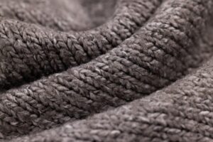Jak nosić sweter kardigan dla kobiet